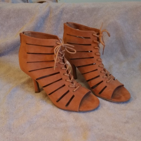 Charming Charlie sz 7 heels - Picture 7 of 7